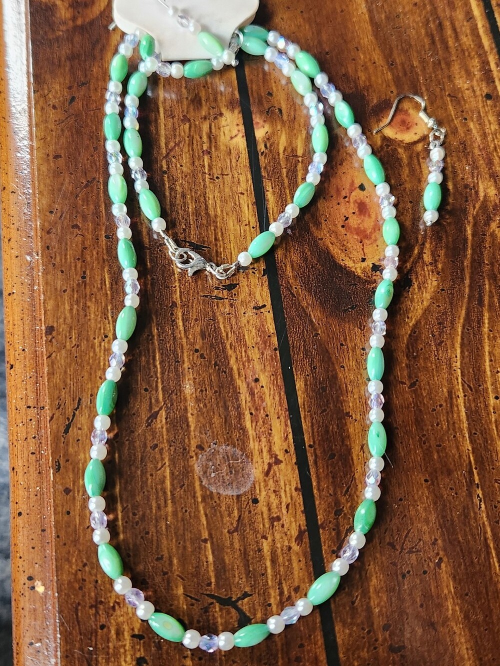 Green Mother Of Pearal Beaded Necklace and Bracelet Set - Picture 2 of 5